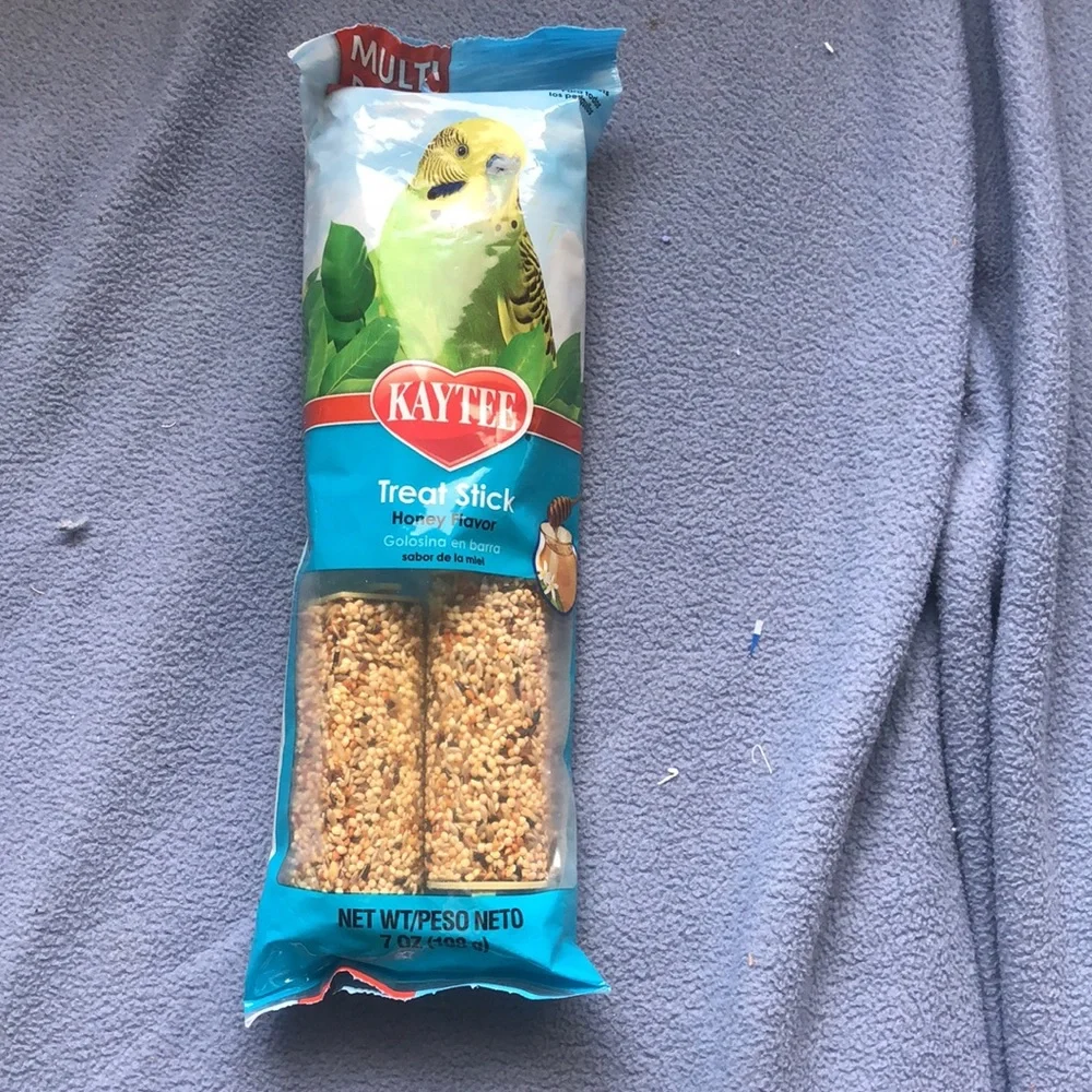 Mutiple bird feeds-